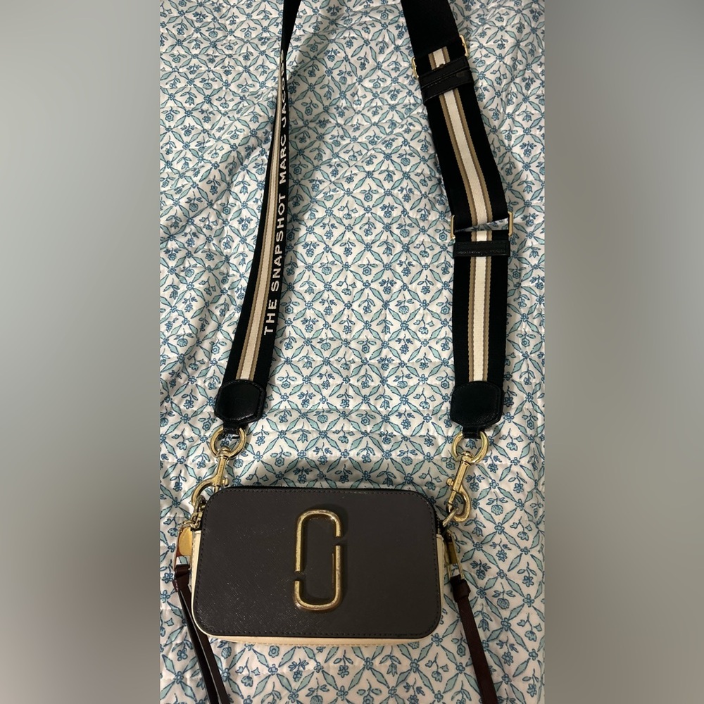 Marc Jacobs Black and Cream Strap